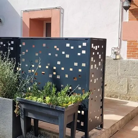 Holiday home Domaine De Poulharies -merlot *