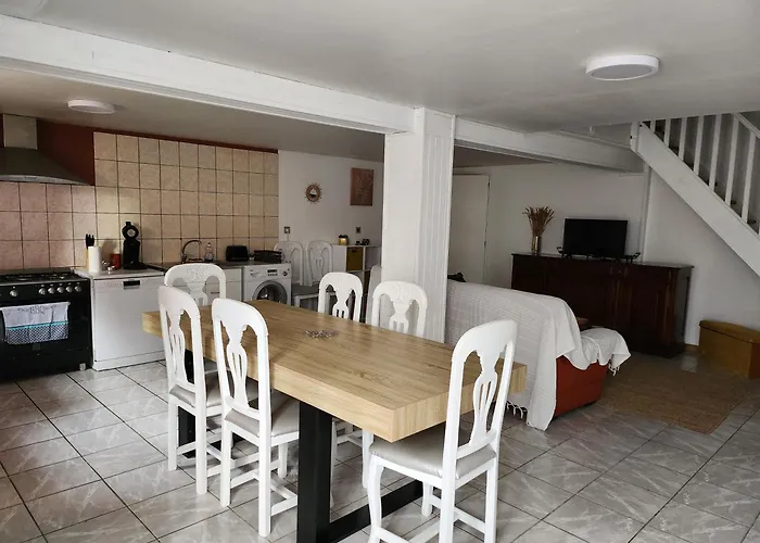 Domaine De Poulharies -merlot Holiday home